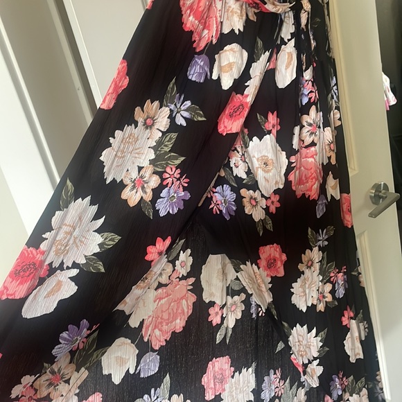 Floral dress, great for summer - Picture 3 of 4